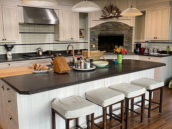 Open kitchen with counter