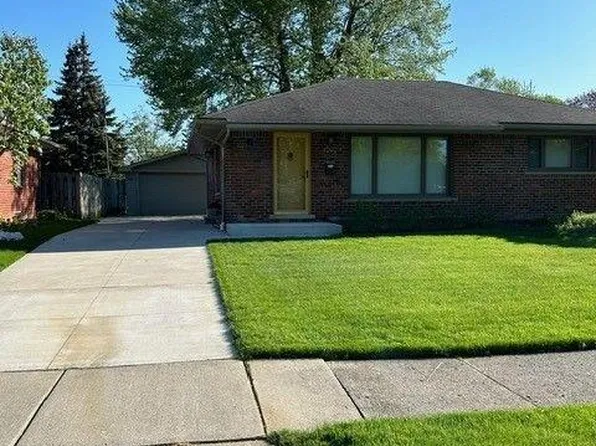 903 Huntington St, Mount Clemens, MI 48043