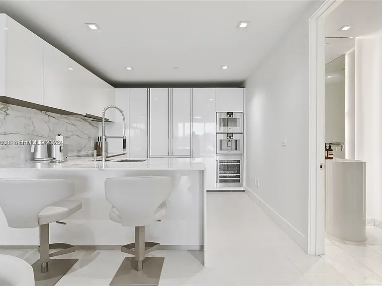 10203 Collins Ave #305 — Photo 6