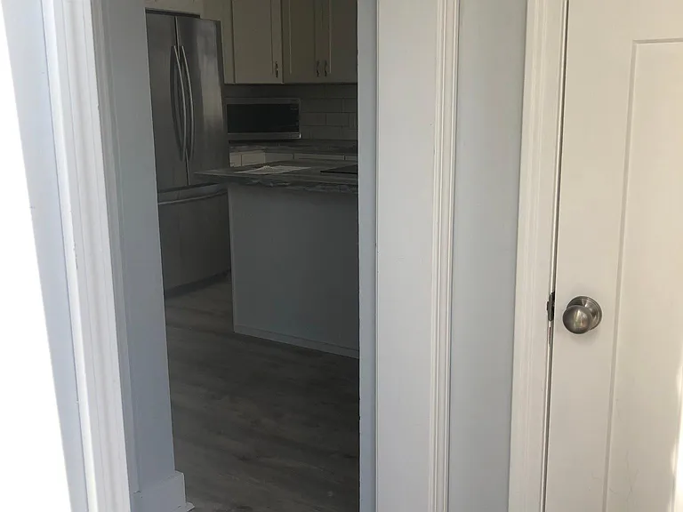 1107 Grant Ave — Photo 12