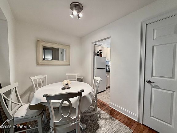5th image of 31 Cedar Ave APT 29