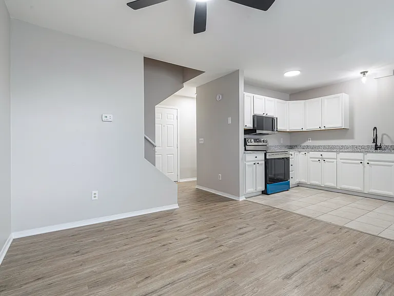 829 N Oakland Ave #1 — Photo 4