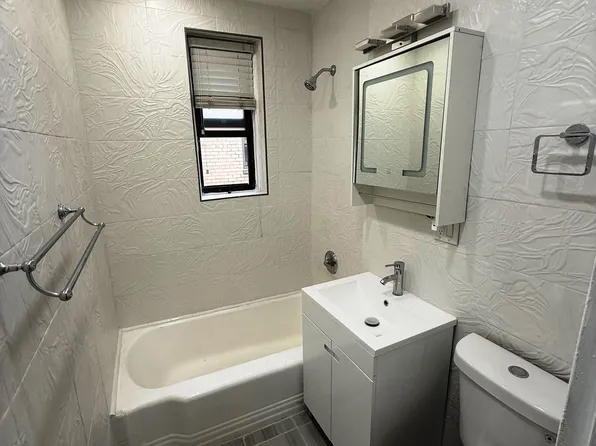 150 West End Avenue image 3 of 24