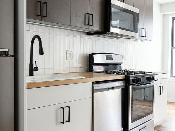 2nd image of 945 Bergen St #220
