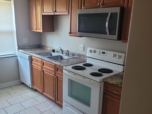 2nd image of 322 Ridgedale Rd #4
