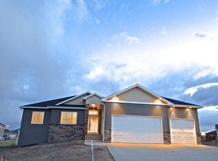 2721 Del Rio Dr., Bismarck, ND 58503