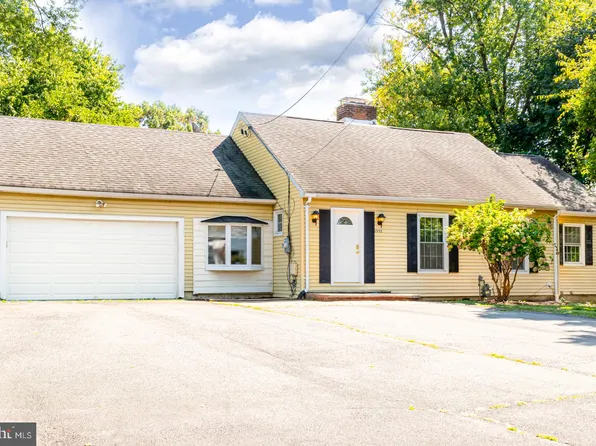 2352 Pennington Rd, Pennington, NJ 08534