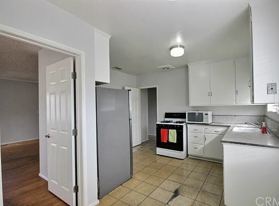 4th image of 412 Elmgate St