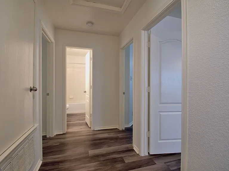 711 Abundance Ln — Photo 13