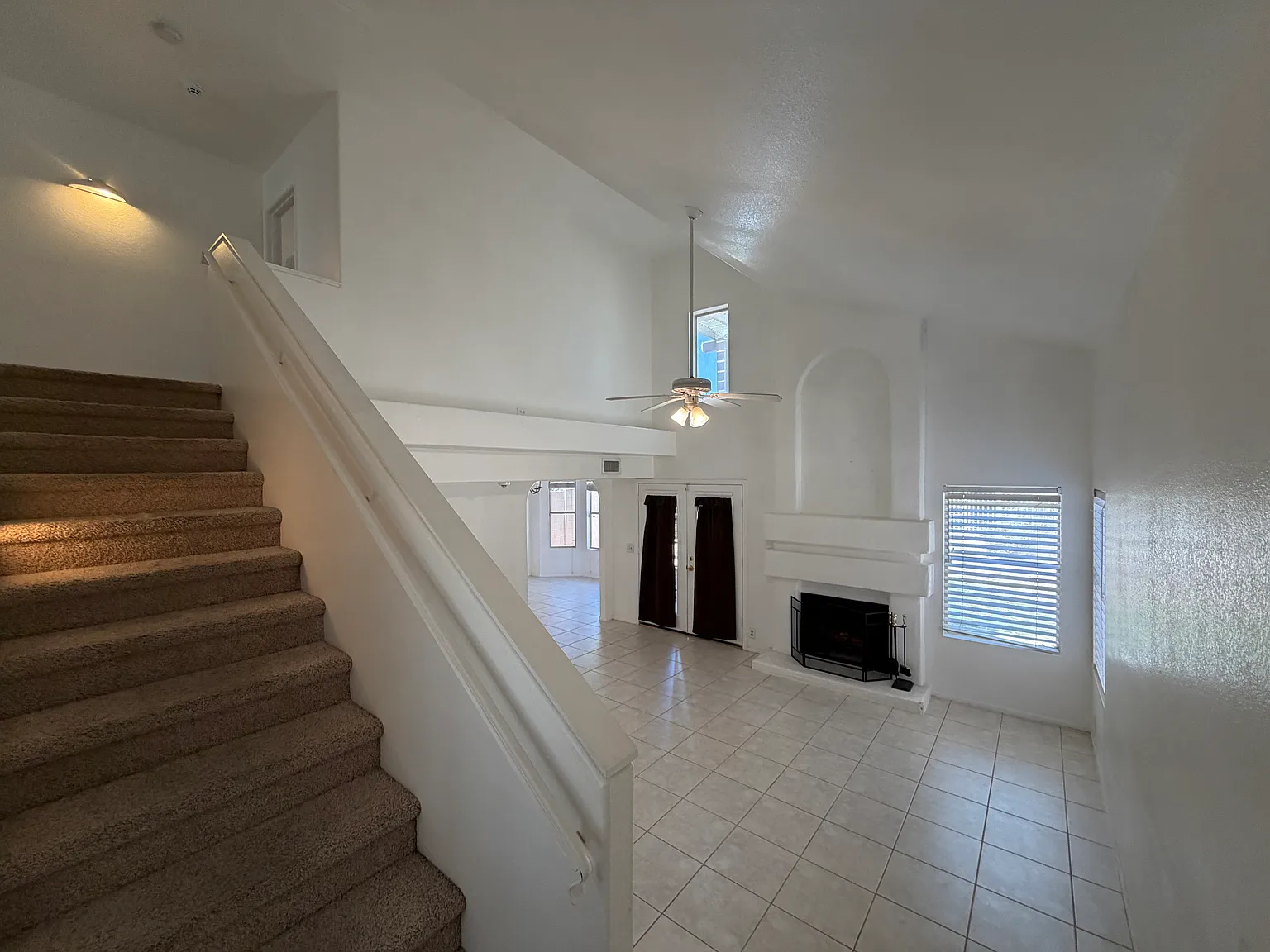 3 bed, 2.5 bath, 1422 sqft, $1,995 — Photo 4