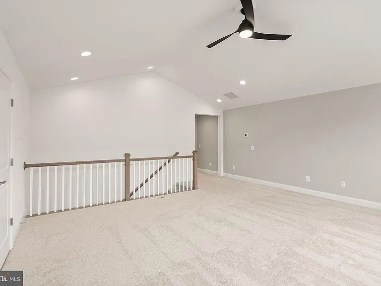 121 Cowbird St — Photo 41