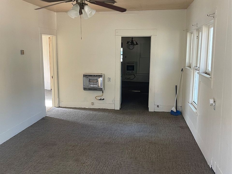 2nd image of 715 W 9th St