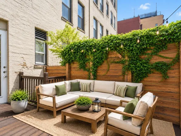 206 6th Street image 1 of 14