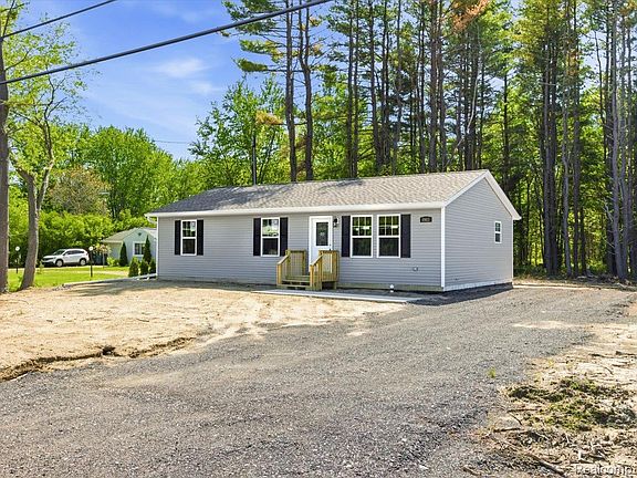 2nd image of 2921 Beach Rd