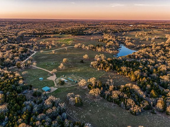 3rd image of 23032 Oak Rd