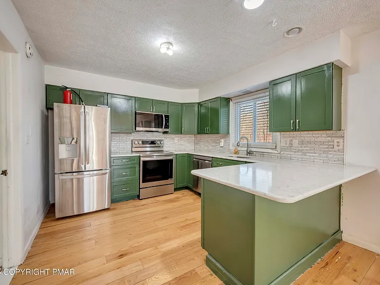 187 Bellingham Dr — Photo 17