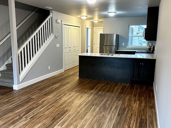 3rd image of 3768 Peter Ln NE
