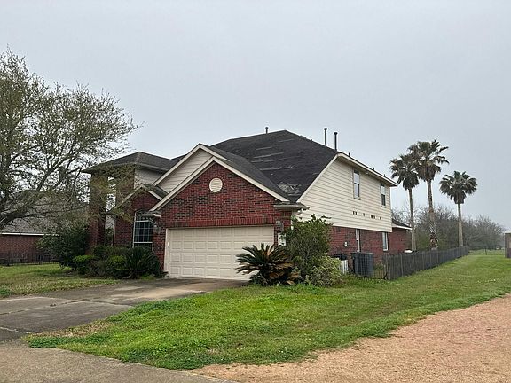 2nd image of 2603 Fair Oak St