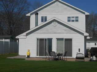 1191 S Bay Dr, Tawas City, MI 48763