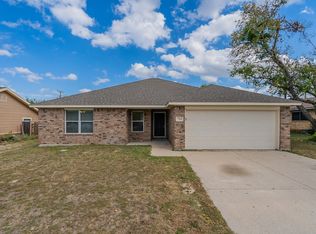 704 Hallvale Dr, White Settlement, TX 76108