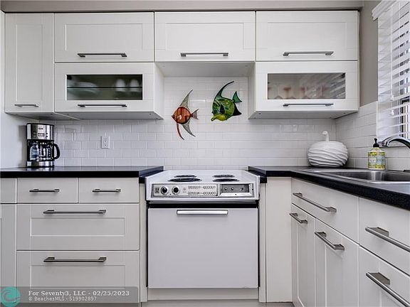 2nd image of 181 NE 14th Ave APT 15C
