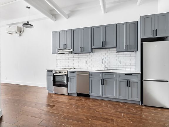3rd image of 239 Banker St APT 1I