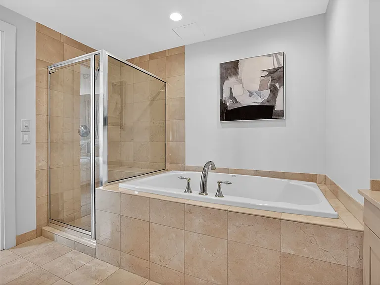 1 Miranova Pl #1840 — Photo 10