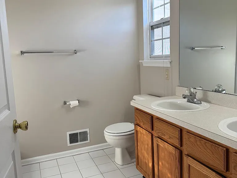 30 Amesbury Ct — Photo 24