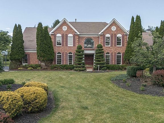 2nd image of 2062 Silverwood Dr