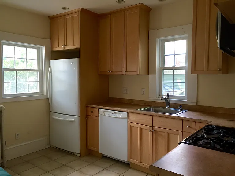 365 Harvard St — Photo 10