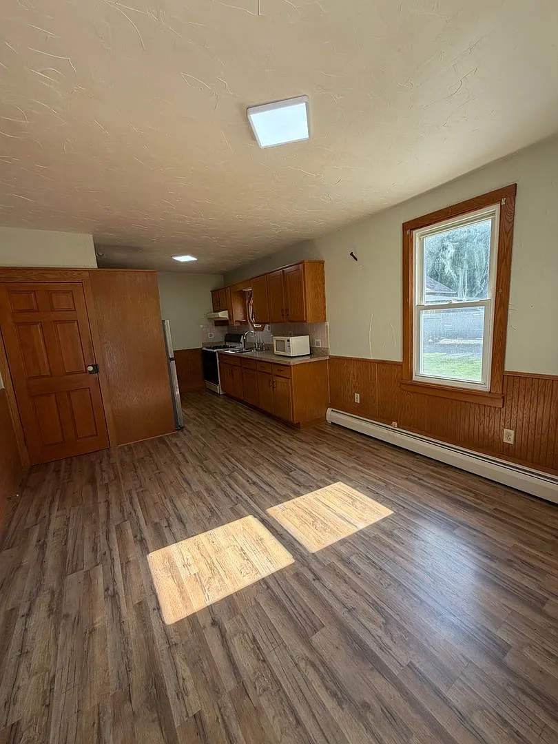 3 Bedroom Home in Spring Grove Schools! — Photo 3