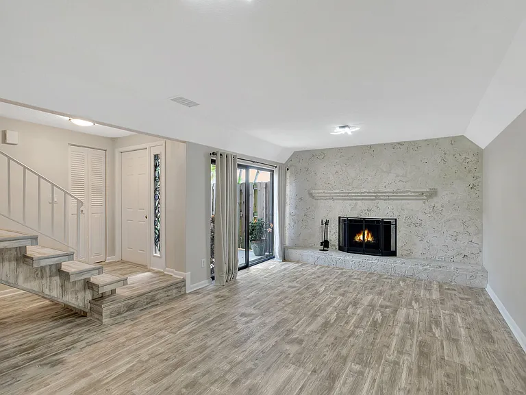 3530 E Gardens East Dr #B — Photo 13