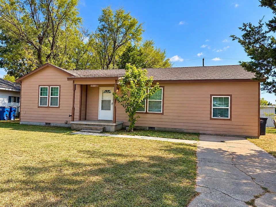 1209 Mark St