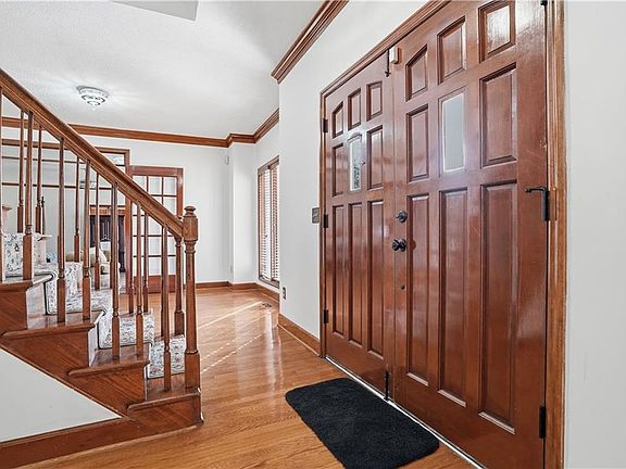 4th image of 3091 Brookview Rd SE