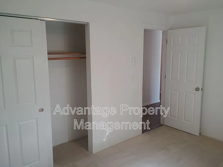 1708 Del Rio Ave SE — Photo 9