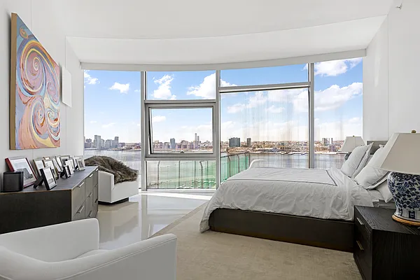 Sold by Compass | media 7