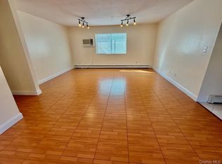 456 E Chester St, Long Beach, NY 11561
