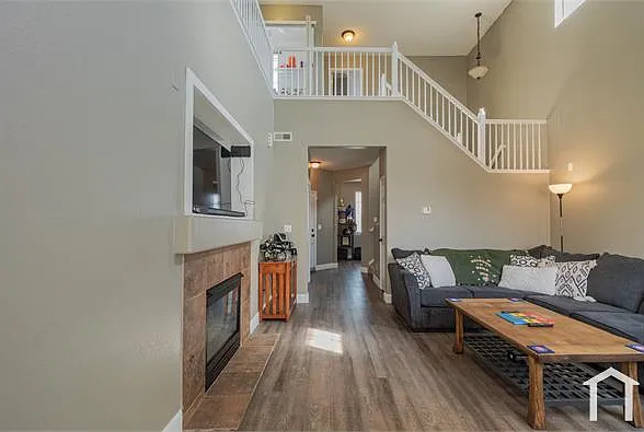 4 bed, 1592 sqft, $2,900 — Photo 3