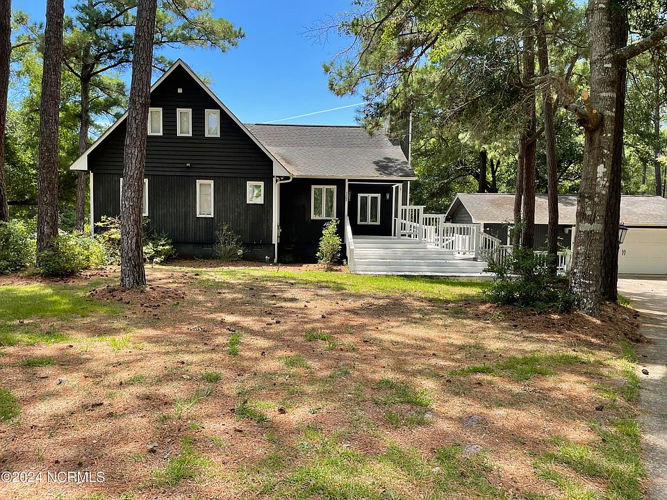 1st image of 3209 Island Dr SE
