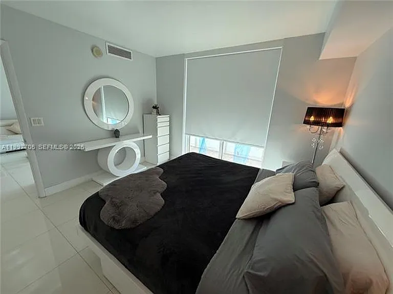 50 Biscayne Blvd #1907 — Photo 15