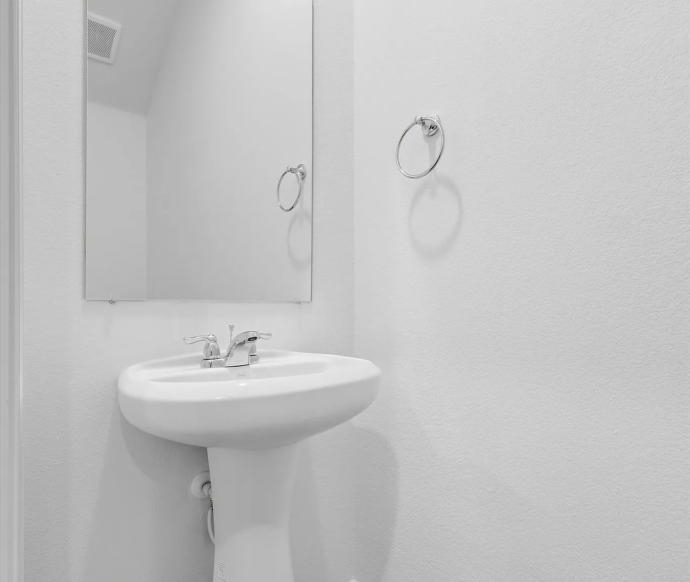 3 bed, 2.5 bath, 1826 sqft, $2,000 — Photo 4