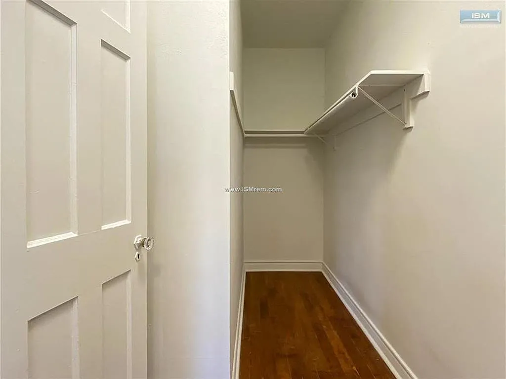 Building Photo - Gailmore Apartments