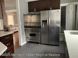 217 Albert Pl — Photo 11