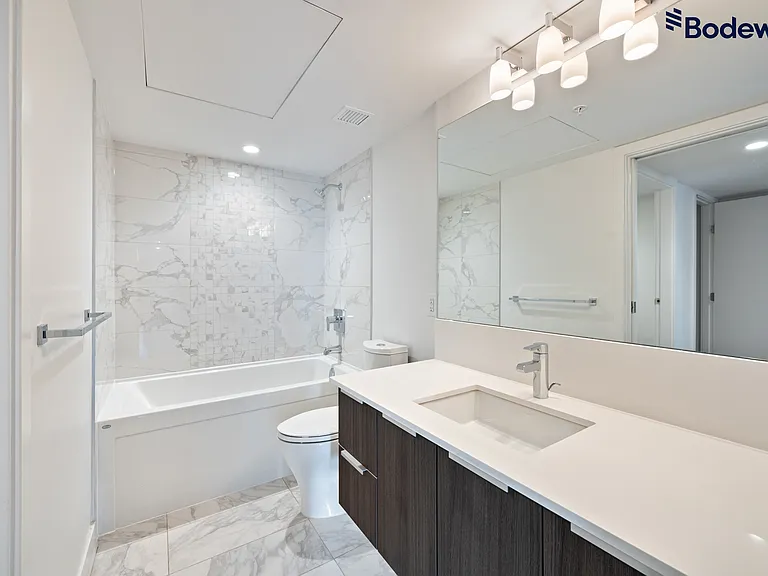 1283 Howe St — Photo 31