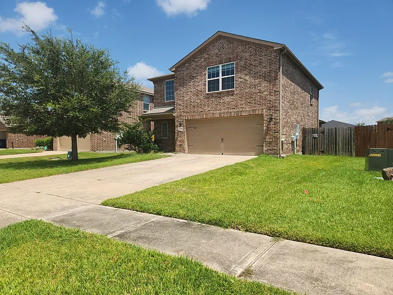 2218 Regatta Ln — Photo 1