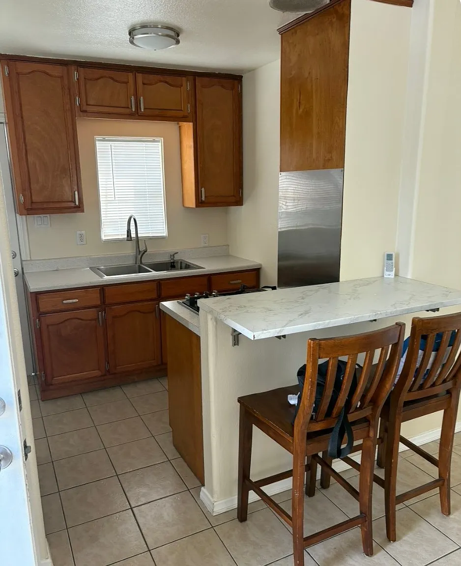 Studio, 500 sqft, $1,750 — Photo 3