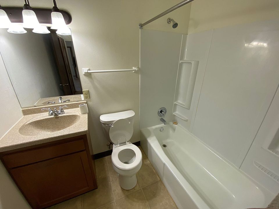 1st image of 86 N Park Ave #18028471
