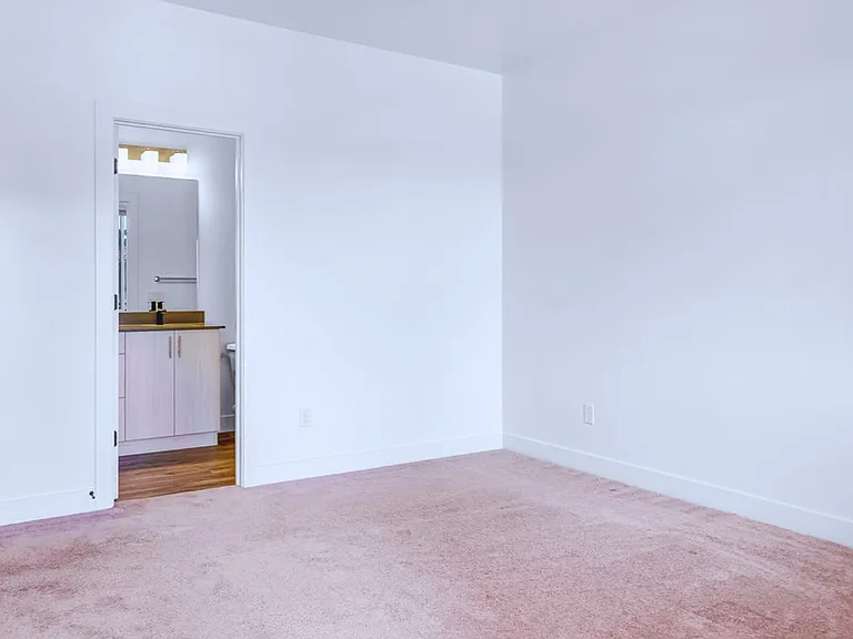 Peak Interior-14