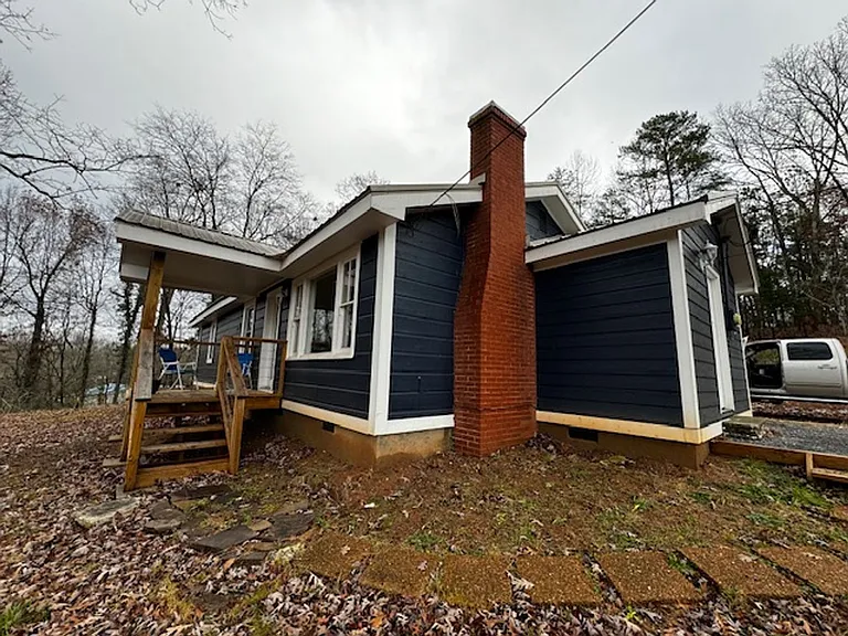 201 Old Harrison Cir SW — Photo 1