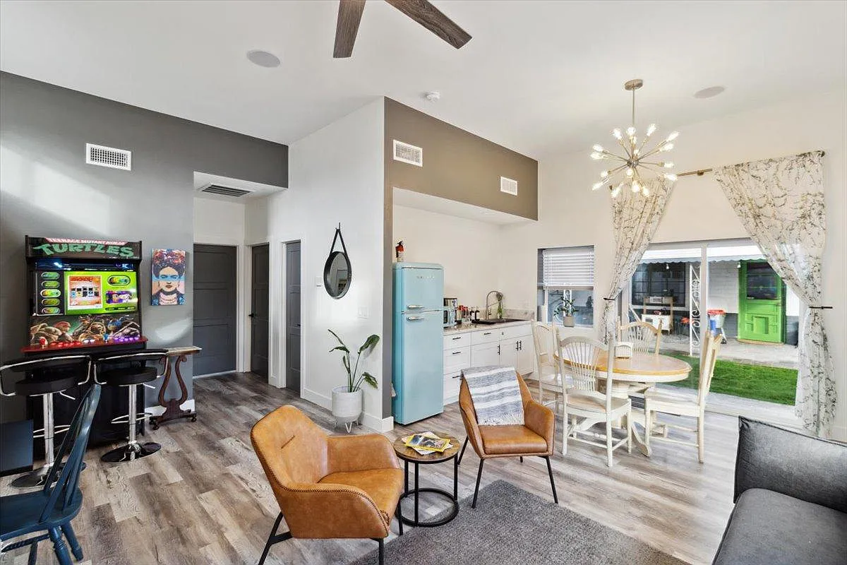 1701 W Mitchell Dr — Photo 4